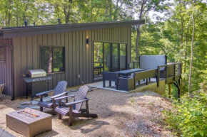 Hot Tub and Pond Cabin in Black Mountain!